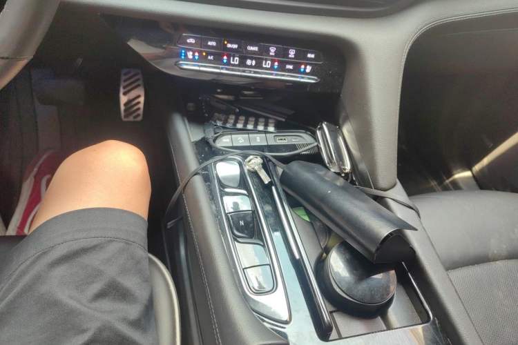 Used Buick Enclave 2022 652T 4x4 Prestige Flagship 6-Seater Gear Lever