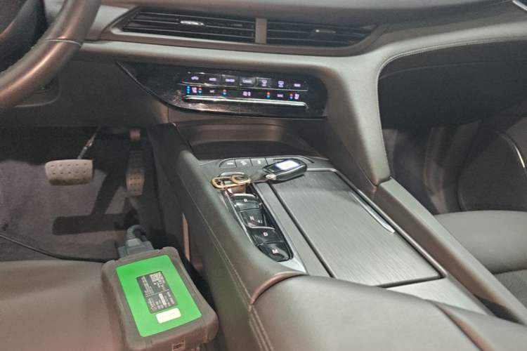 Used Buick Enclave 2022 652T Two-Wheel-Drive Prestige 7-Seater Gear Lever
