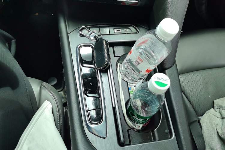 Used Buick Enclave 2022 652T Two-Wheel-Drive Prestige 7-Seater Gear Lever
