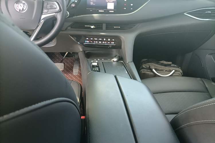 Used Buick Enclave 2022 652T Two-Wheel-Drive Prestige 7-Seater Gear Lever