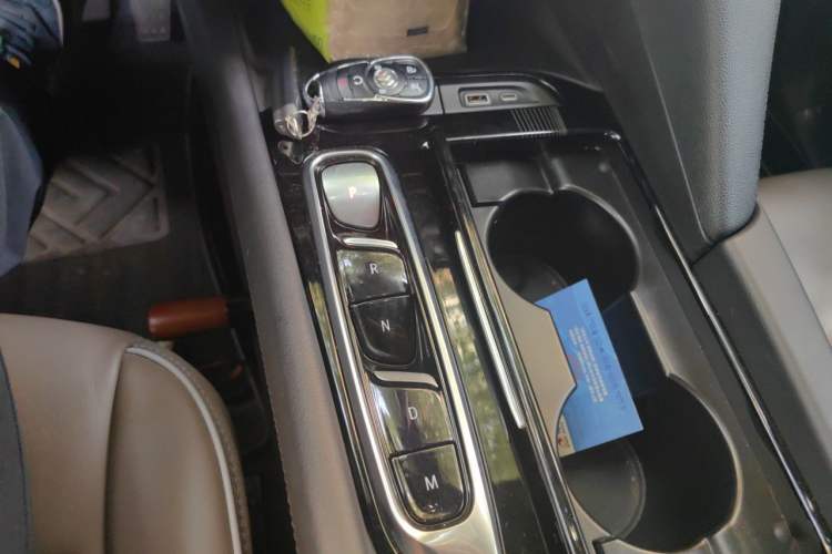 Used Buick Enclave 2022 652T 4x4 Prestige Flagship 6-Seater Gear Lever