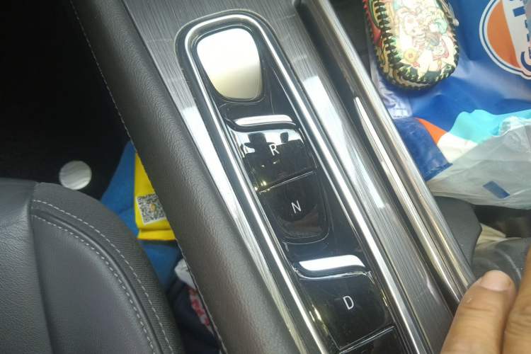 Used Buick Enclave 2022 652T Two-Wheel-Drive Prestige 7-Seater Gear Lever