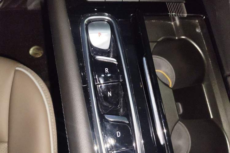 Used Buick Enclave 2022 652T 4x4 Prestige Flagship 7-Seater Gear Lever