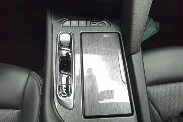 Used Buick Enclave 2022 652T Two-Wheel-Drive Prestige 7-Seater Gear Lever