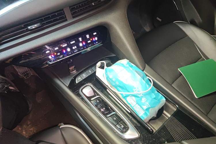 Used Buick Enclave 2022 652T 4x4 Prestige Flagship 6-Seater Gear Lever