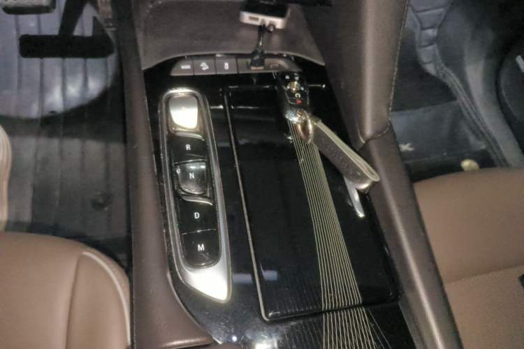 Used Buick Enclave 2022 652T 4x4 Prestige Flagship 7-Seater Gear Lever