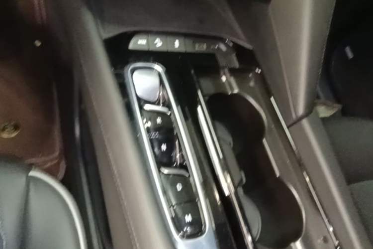 Used Buick Enclave 2022 652T 4x4 Prestige Flagship 6-Seater Gear Lever