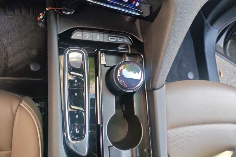 Used Buick Enclave 2022 652T 4x4 Prestige Flagship 7-Seater Gear Lever