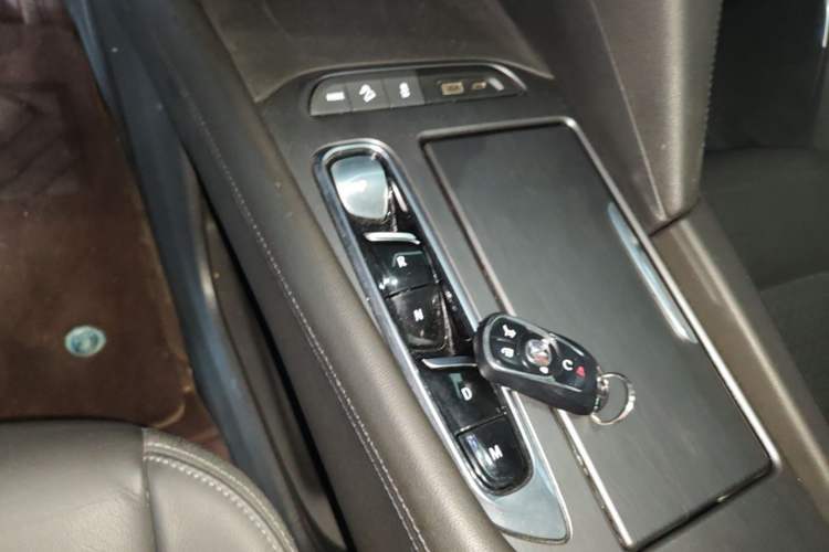 Used Buick Enclave 2022 652T Four-Wheel Drive Prestige 7-Seater Gear Lever