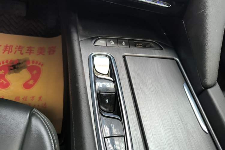Used Buick Enclave 2022 652T Two-Wheel-Drive Prestige 7-Seater Gear Lever