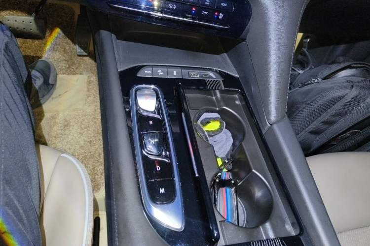 Used Buick Enclave 2022 652T 4x4 Prestige Flagship 7-Seater Gear Lever