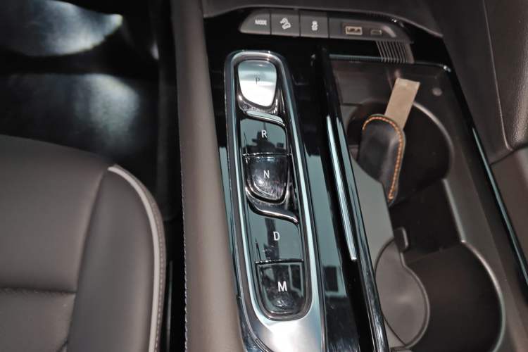 Used Buick Enclave 2022 652T 4x4 Prestige Flagship 6-Seater Gear Lever