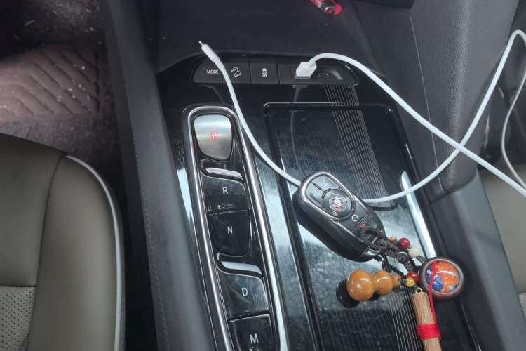 Used Buick Enclave 2022 652T 4x4 Prestige Flagship 7-Seater Gear Lever