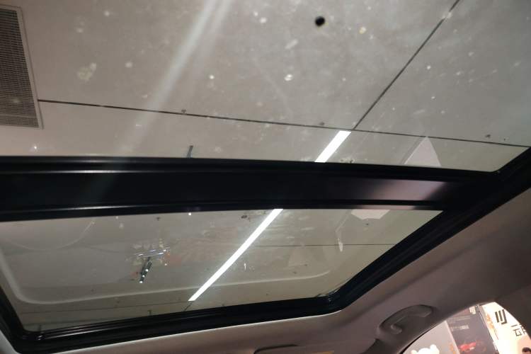 Used Buick Enclave 2022 652T Two-Wheel-Drive Prestige 7-Seater Headliner