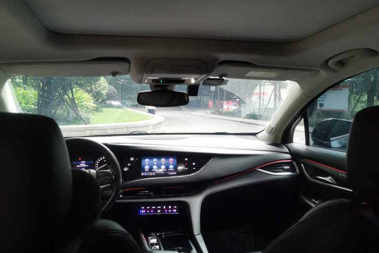 Used Buick Enclave 2022 652T Two-Wheel-Drive Prestige 7-Seater Headliner