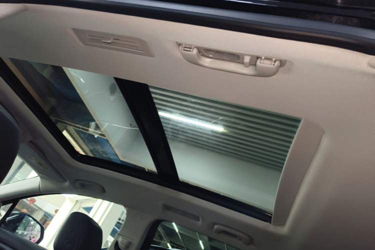 Used Buick Enclave 2022 652T Two-Wheel-Drive Prestige 7-Seater Headliner
