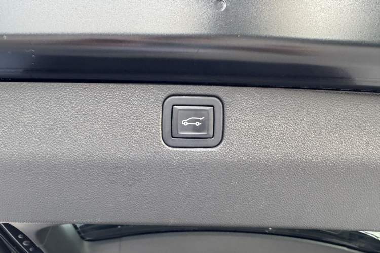 Used Buick Enclave 2022 652T Two-Wheel-Drive Prestige 7-Seater Interior 10