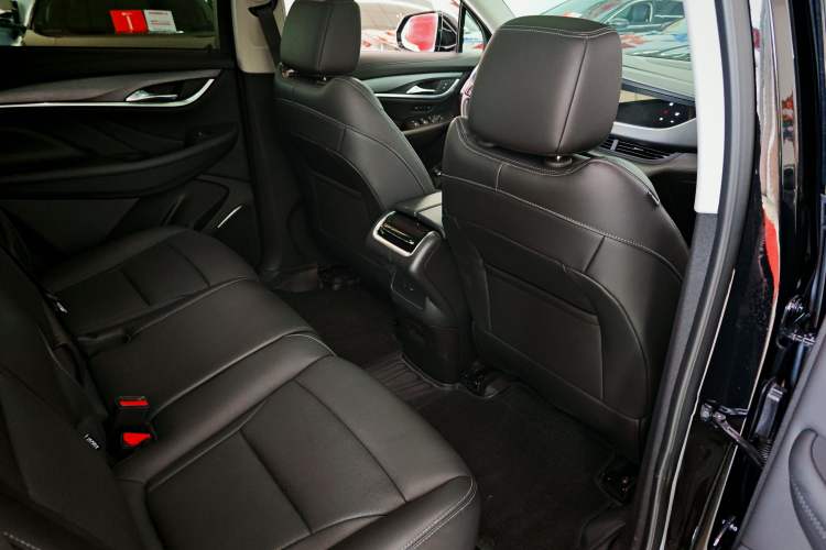 Used Buick Enclave 2022 652T Two-Wheel-Drive Prestige 7-Seater Interior 10