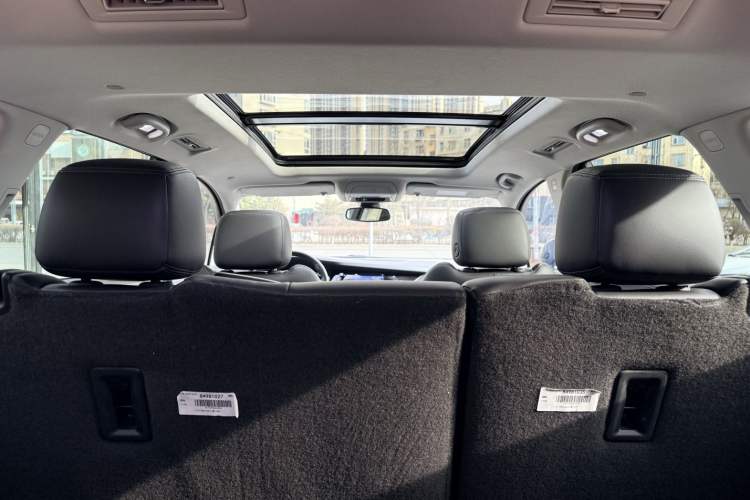 Used Buick Enclave 2022 652T Two-Wheel-Drive Prestige 7-Seater Interior 3
