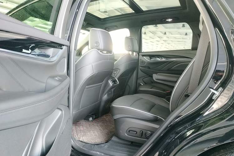 Used Buick Enclave 2022 652T 4x4 Prestige Flagship 6-Seater Interior 4