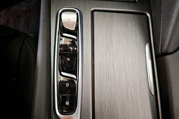Used Buick Enclave 2022 652T Two-Wheel-Drive Prestige 7-Seater Interior 4