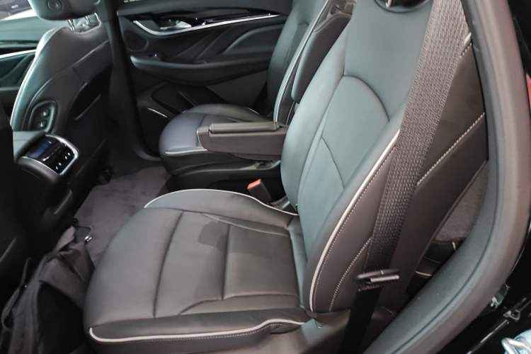 Used Buick Enclave 2022 652T 4x4 Prestige Flagship 6-Seater Interior 4