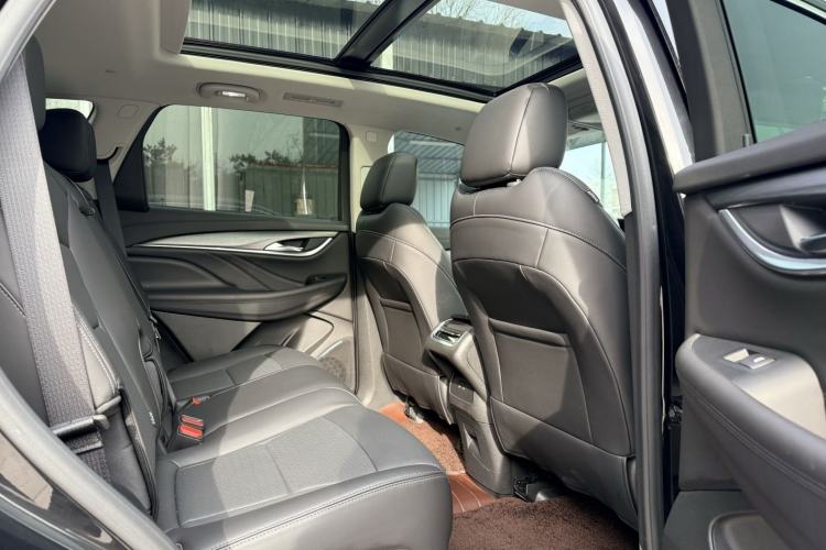 Used Buick Enclave 2022 652T Two-Wheel-Drive Prestige 7-Seater Interior 5