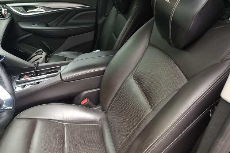 Used Buick Enclave 2022 652T Two-Wheel-Drive Prestige 7-Seater Left Front Seat