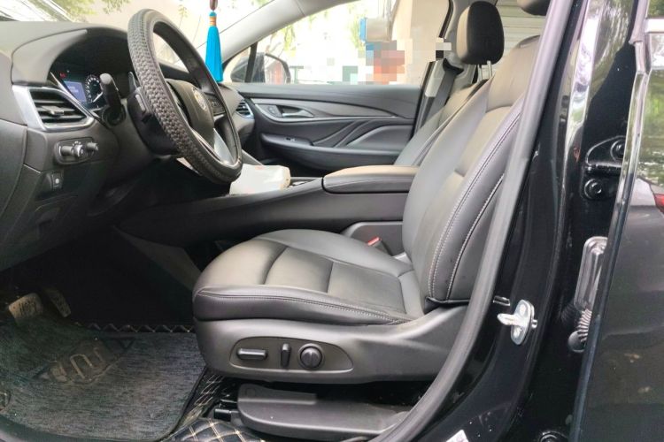 Used Buick Enclave 2022 652T Two-Wheel-Drive Prestige 7-Seater Left Front Seat