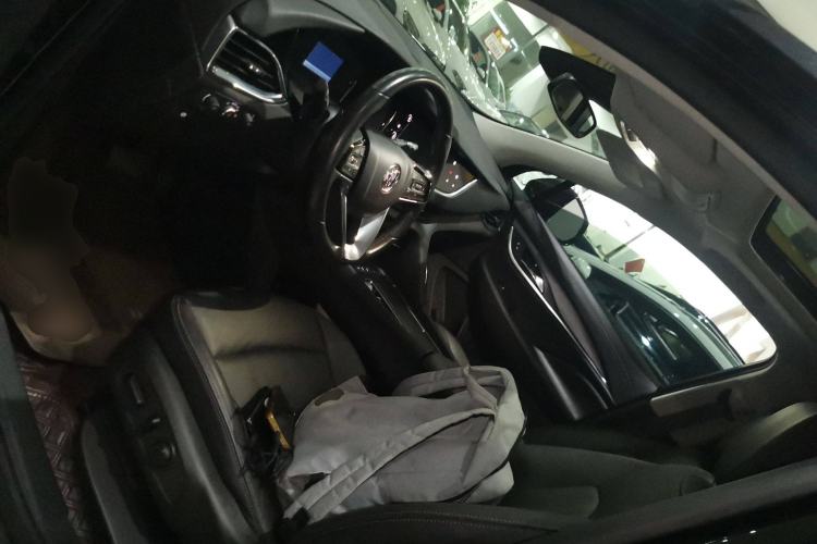 Used Buick Enclave 2022 652T Two-Wheel-Drive Prestige 7-Seater Left Front Seat