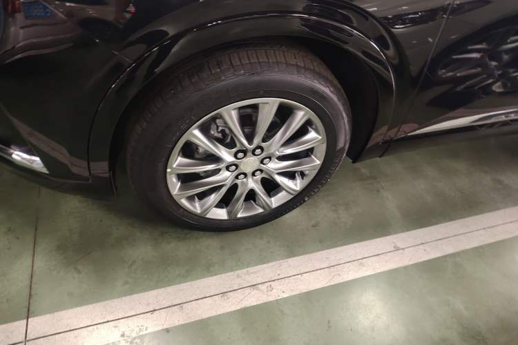 Used Buick Enclave 2022 652T Two-Wheel-Drive Prestige 7-Seater Left Front Wheel Hub