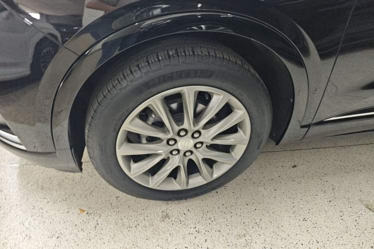 Used Buick Enclave 2022 652T Two-Wheel-Drive Prestige 7-Seater Left Front Wheel Hub
