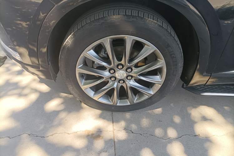 Used Buick Enclave 2022 652T Two-Wheel-Drive Prestige 7-Seater Left Front Wheel Hub