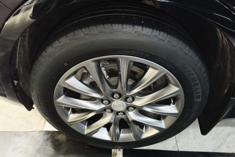 Used Buick Enclave 2022 652T Two-Wheel-Drive Prestige 7-Seater Left Front Wheel Hub