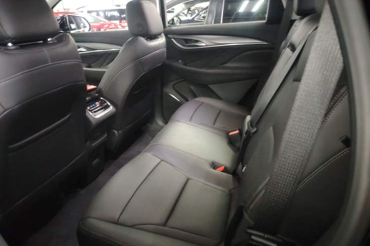 Used Buick Enclave 2022 652T Two-Wheel-Drive Prestige 7-Seater Left Rear Seat