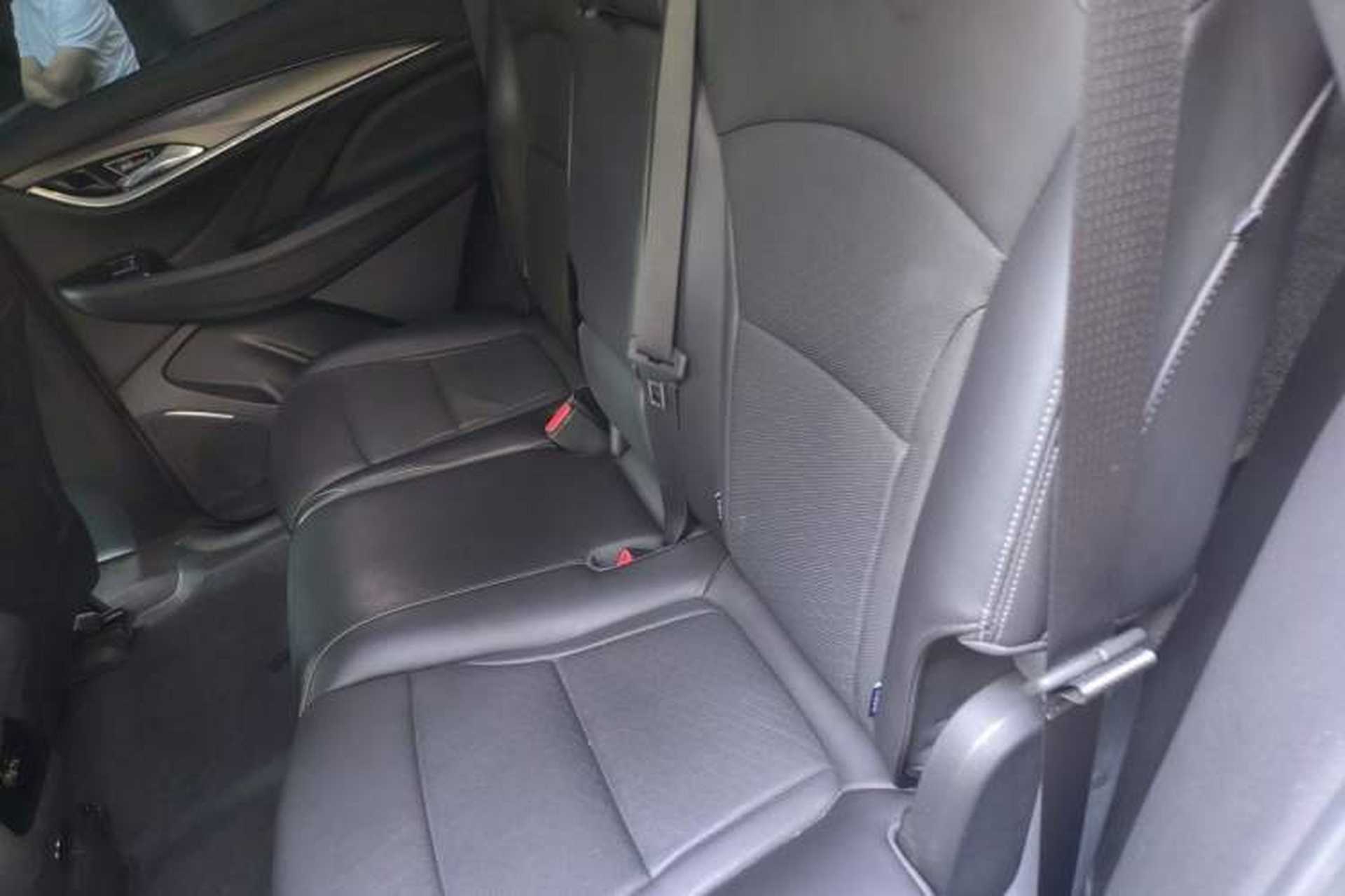 Used Buick Enclave 2022 652T Two-Wheel-Drive Prestige 7-Seater Left Rear Seat