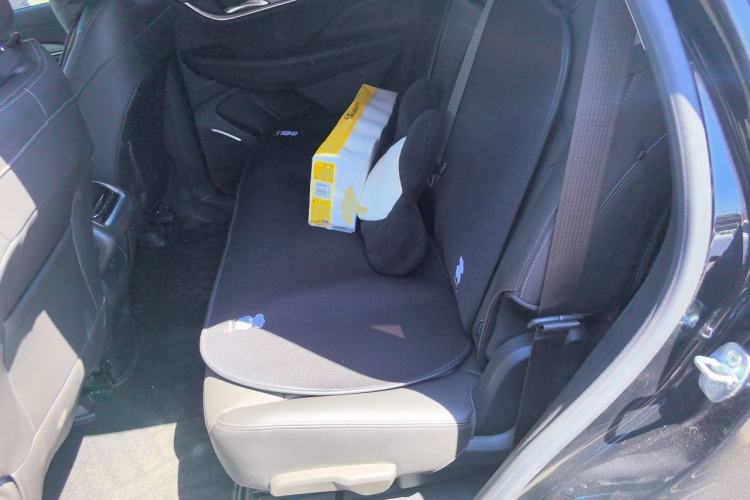 Used Buick Enclave 2022 652T Two-Wheel-Drive Prestige 7-Seater Left Rear Seat