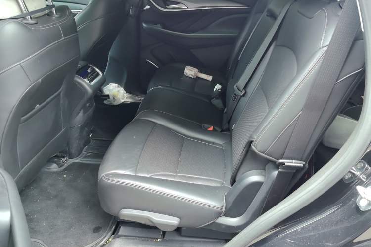 Used Buick Enclave 2022 652T Two-Wheel-Drive Prestige 7-Seater Left Rear Seat