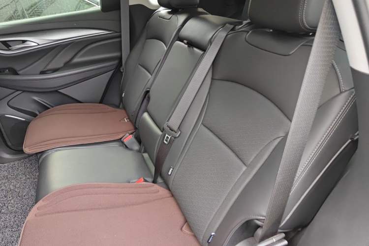 Used Buick Enclave 2022 652T Two-Wheel-Drive Prestige 7-Seater Left Rear Seat