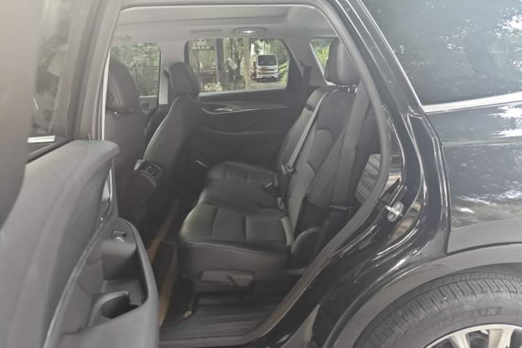Used Buick Enclave 2022 652T Two-Wheel-Drive Prestige 7-Seater Left Rear Seat