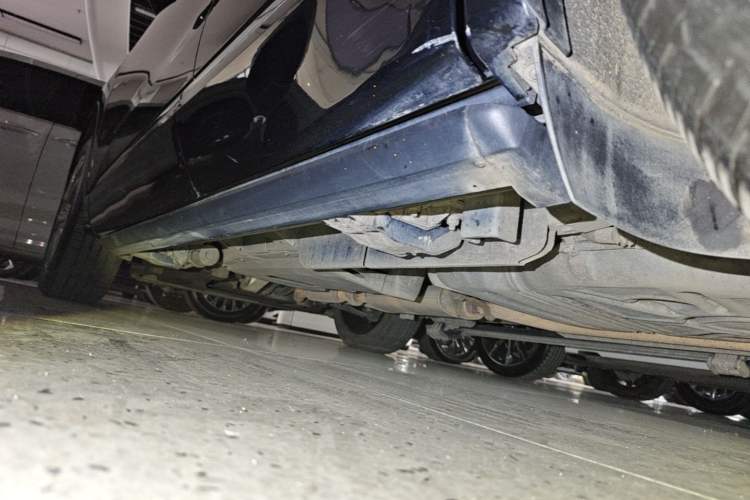 Used Buick Enclave 2022 652T Two-Wheel-Drive Prestige 7-Seater Left Side Sill