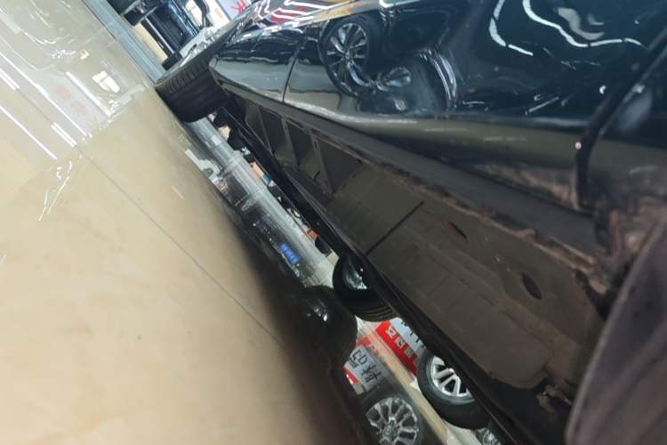Used Buick Enclave 2022 652T 4x4 Prestige Flagship 7-Seater Left Side Sill