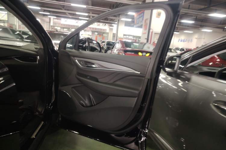 Used Buick Enclave 2022 652T Two-Wheel-Drive Prestige 7-Seater Right Front Door Interior