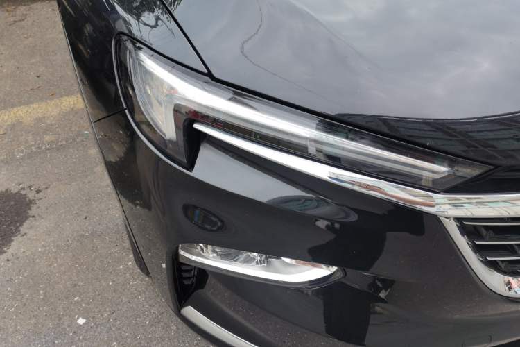 Used Buick Enclave 2022 652T Two-Wheel-Drive Prestige 7-Seater Right Front Headlight
