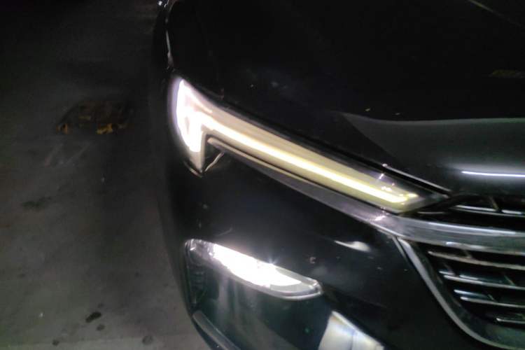 Used Buick Enclave 2022 652T Two-Wheel-Drive Prestige 7-Seater Right Front Headlight