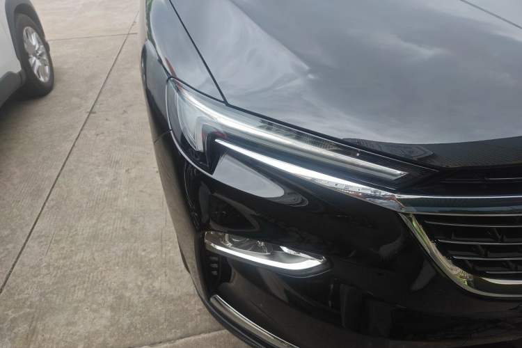 Used Buick Enclave 2022 652T Two-Wheel-Drive Prestige 7-Seater Right Front Headlight