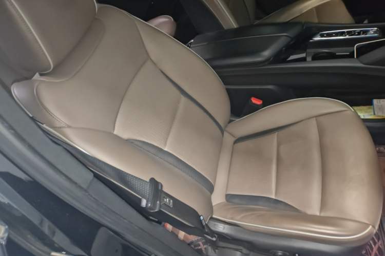 Used Buick Enclave 2022 652T 4x4 Prestige Flagship 7-Seater Right Front Seat