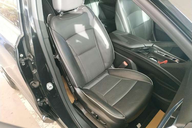 Used Buick Enclave 2022 652T 4x4 Prestige Flagship 6-Seater Right Front Seat
