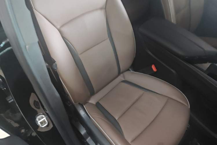 Used Buick Enclave 2022 652T 4x4 Prestige Flagship 7-Seater Right Front Seat