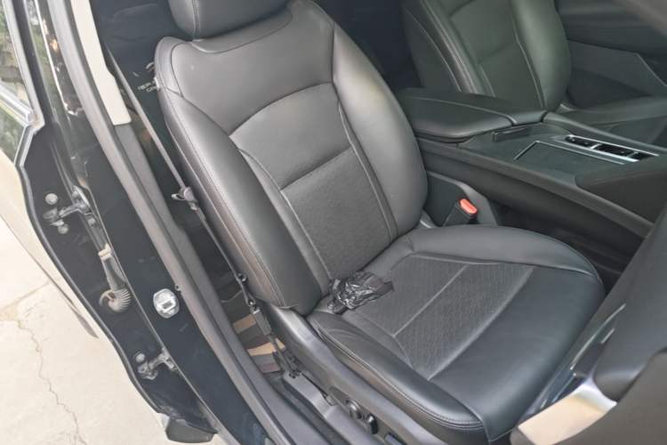 Used Buick Enclave 2022 652T Two-Wheel-Drive Prestige 7-Seater Right Front Seat